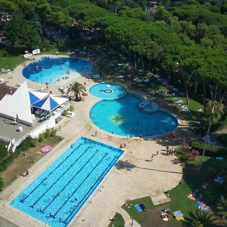 Chalet Sunny In Baia Domizia